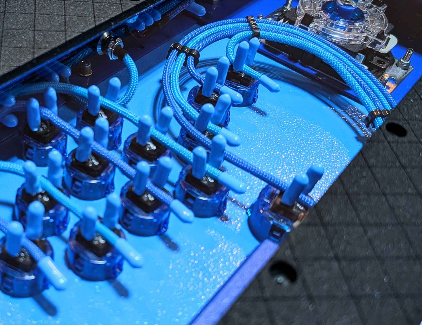 Makai Commission #0005 - AFS 18" Custom Layout Blue